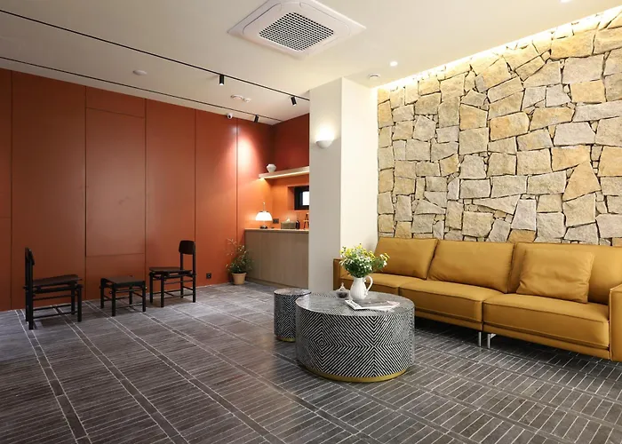 Hound Daeyeon Hotel *