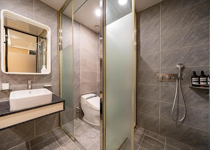 Hound Daeyeon Hotel