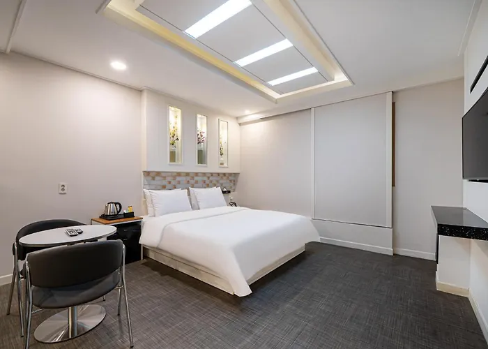 Hotel Hound Daeyeon Busan