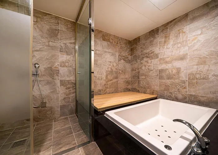Hound Daeyeon Hotel Busan