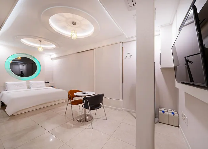 Hotel Hound Daeyeon Busan