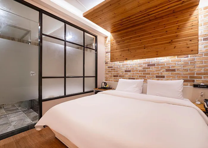 Hotel Hound Daeyeon Busan